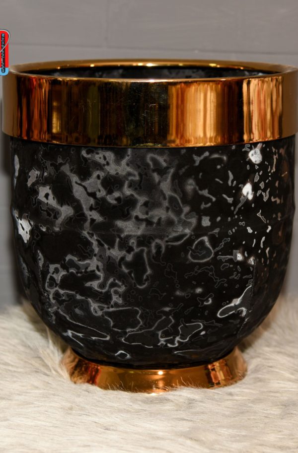 گلدان فایبر نشکن با رویه چرم مشکی