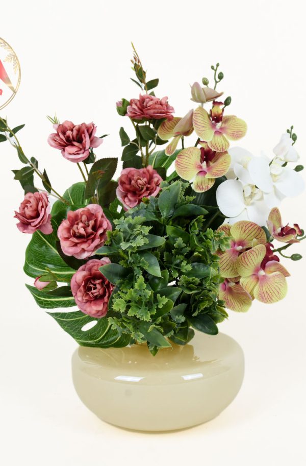 گل رز و ارکیده مصنوعی با گلدان – زیبایی ماندگار در دکوراسیون شما