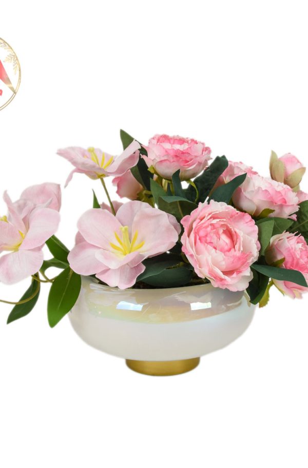 ترکیب رویایی گل مگنولیا و گل 100 تومانی – زیبایی ماندگار برای هر فضا