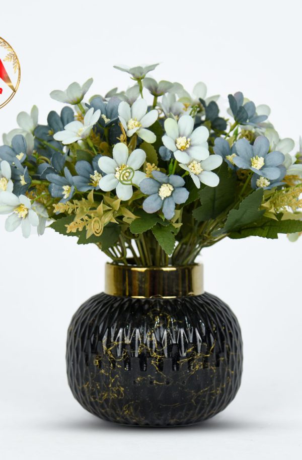 خرید گل ستاره‌ای با رنگ آبی و گلدان شیشه‌ای | فروش گل رومیزی از مجنونی